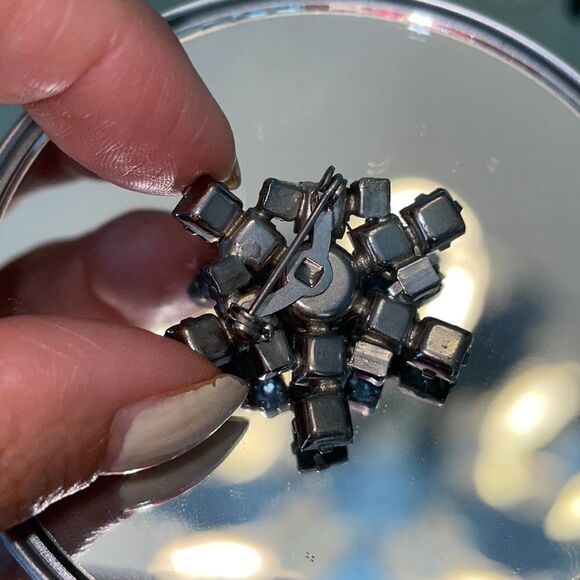 Vtg blue rhinestone brooch/pin - Picture 4 of 5